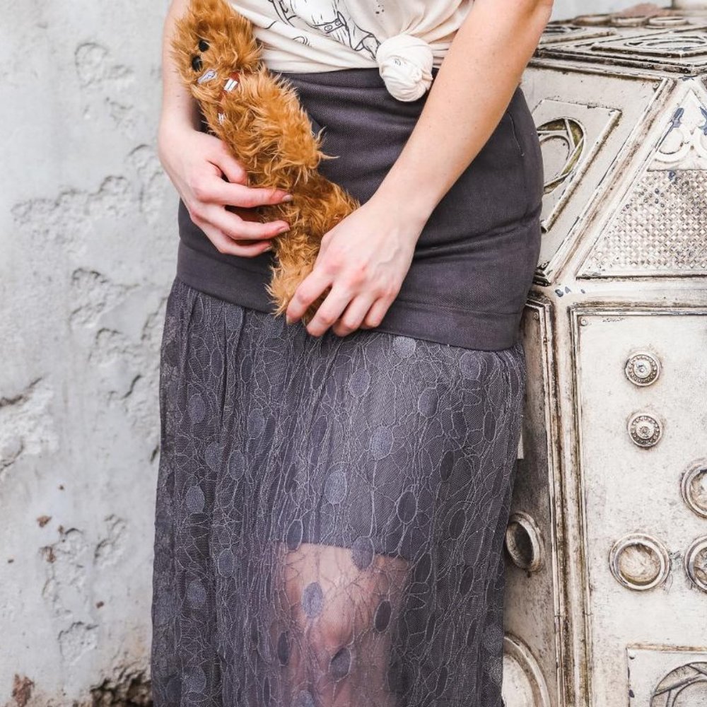 THE GALAXY‎ SKIRT - Picture 4 of 4